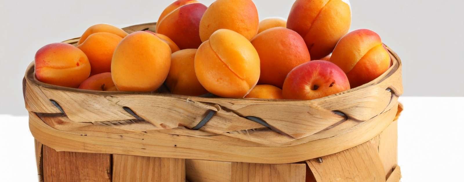 Brown Inside Peaches and Nectarines: Safety, Causes, and How to Tell If They're Bad